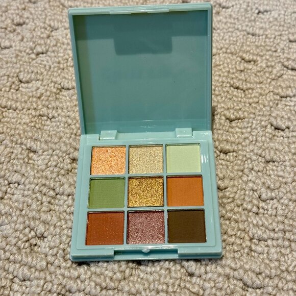 New Glowcore Mystic earth Eyeshadow Palette Full Size In Box - Picture 2 of 2